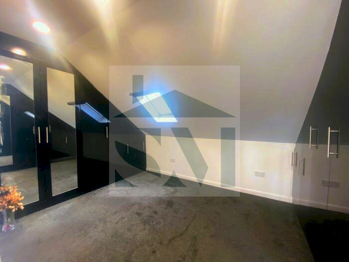 4 Bedroom Semi-Detached House To Rent In Gassiot Road, London, SW17