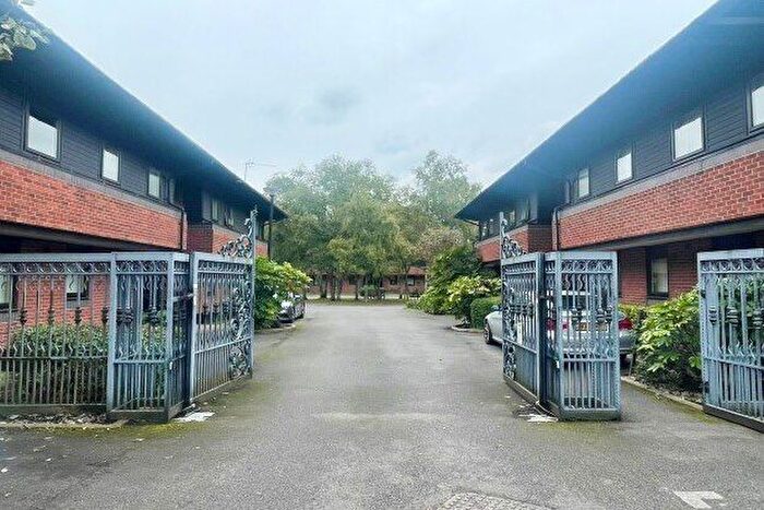 2 Bedroom Flat To Rent In Hamnett Court, Warrington, WA3