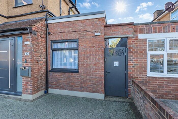 1 Bedroom Flat To Rent In Harford Drive, Watford, Hertfordshire, WD17