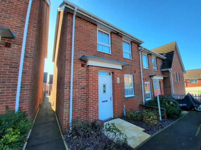 3 Bedroom End Of Terrace House To Rent In Bell Mews, Newport, PO30