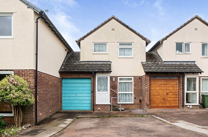 3 Bedroom Detached House For Sale In St. James Close, Exeter, EX4