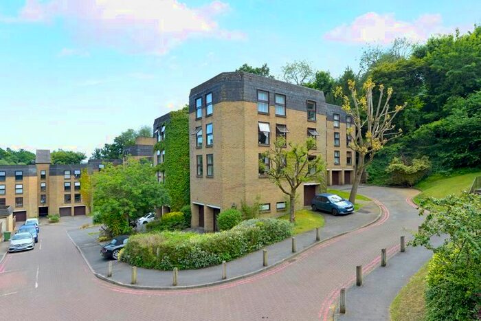 2 Bedroom Flat To Rent In Chapel Fields, Charterhouse Road, Godalming, GU7