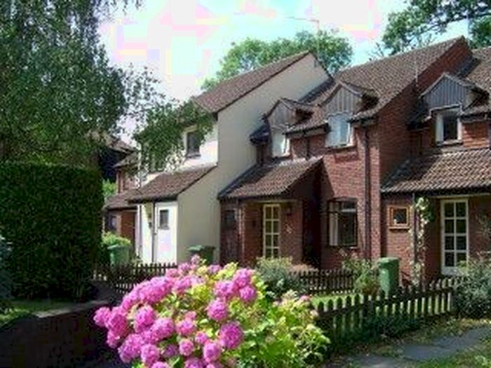 2 Bedroom Terraced House To Rent In Oakdene Close, Hatch End, Pinner HA5