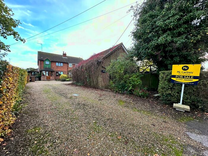 3 Bedroom Semi-Detached House For Sale In Loves Green, Highwood, Chelmsford, CM1
