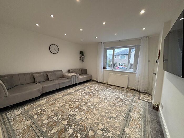 2 Bedroom Terraced House For Sale In Redcliffe Grove, Keighley, BD21