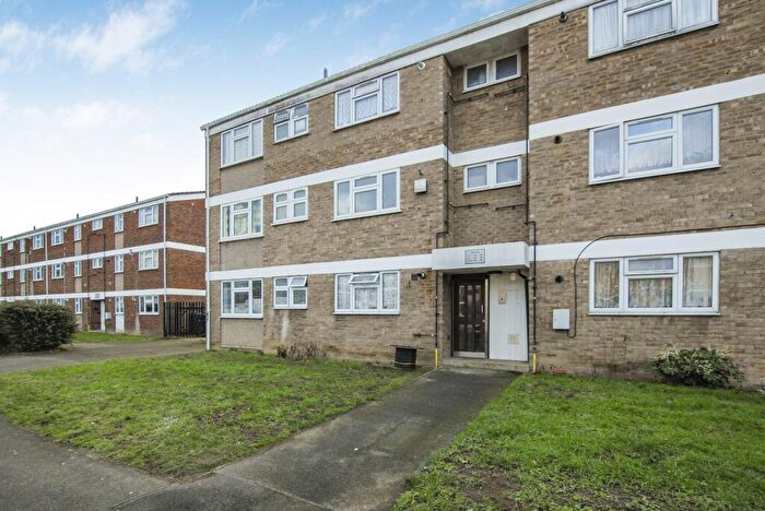 3 Bedroom Flat To Rent In Eden Close, , Langley, SL3