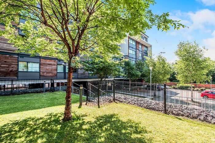 2 Bedroom Flat To Rent In Broadway, Salford, M50