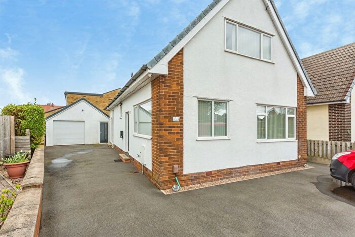 4 Bedroom Detached House For Sale In Westcroft Drive, Ossett, WF5