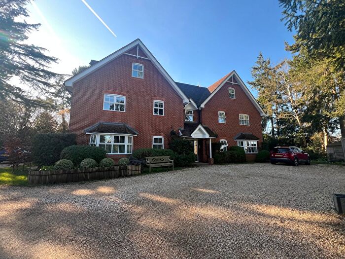 2 Bedroom Flat For Sale In Boughton House, Green Lane, Henley-On-Thames, Oxfordshire, RG9