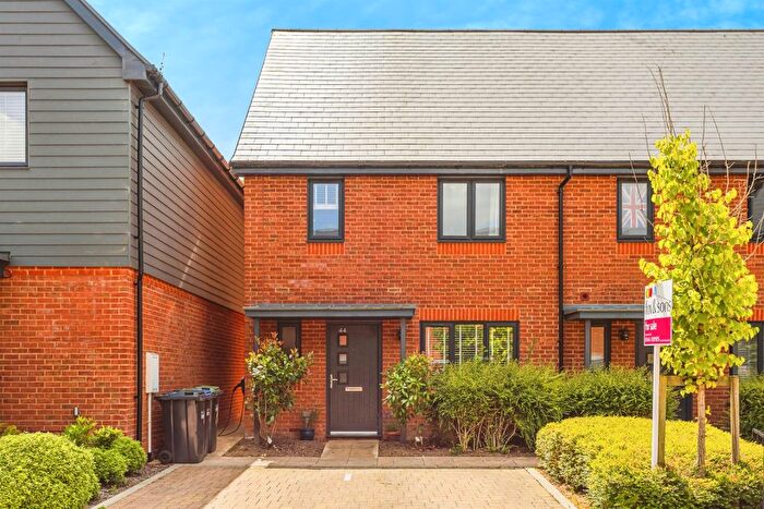 3 Bedroom Semi Detached House For Sale In Long Lane, Handcross, Haywards Heath, RH17