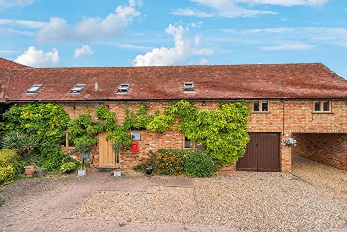 4 Bedroom Barn Conversion For Sale In Town Farm, Cheddington, Leighton Buzzard, LU7