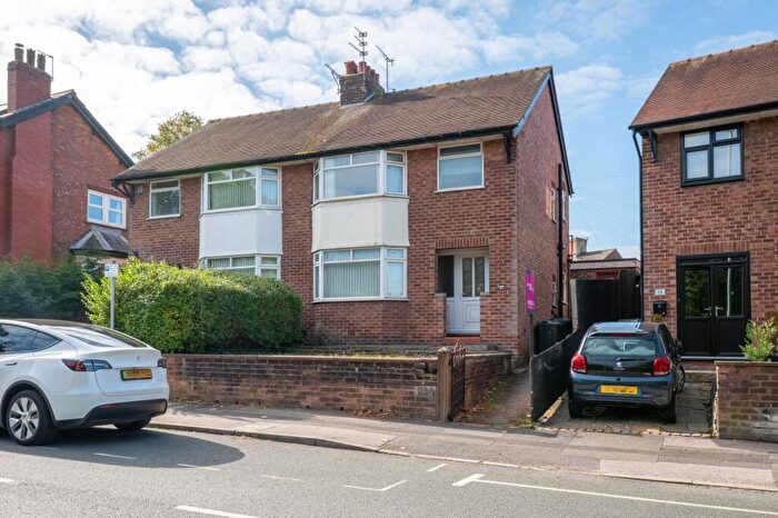 3 Bedroom Semi-Detached House For Sale In St. Helens Road, Ormskirk, L39