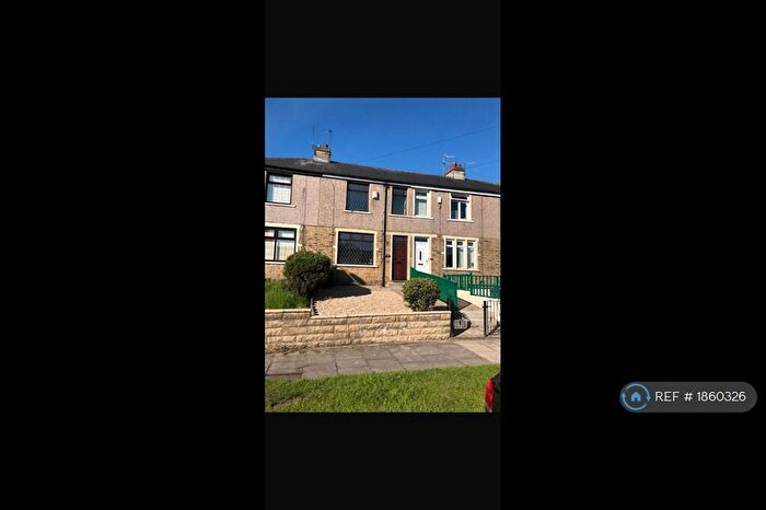 3 Bedroom Terraced House To Rent In Carr Bottom Road, Bradford, BD5