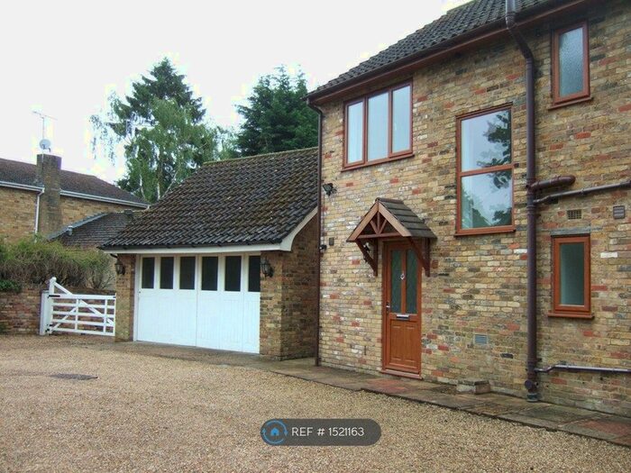 3 Bedroom Semi-Detached House To Rent In Mangrove Drive, Hertford, SG13