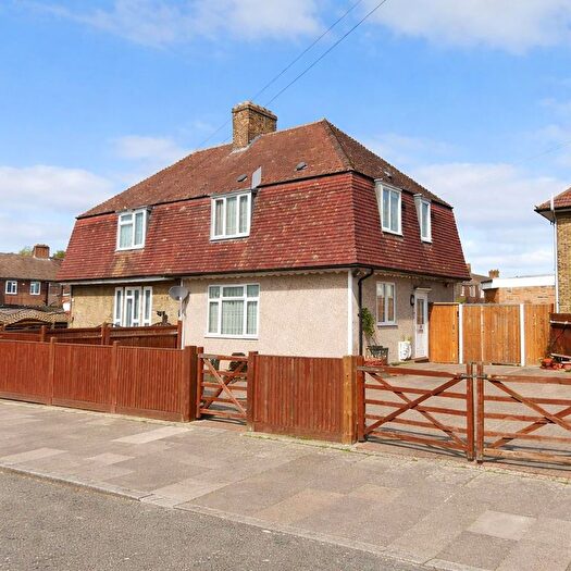 Studio To Rent In Athelney Street, London, SE6