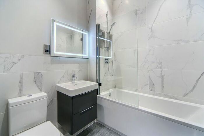 1 Bedroom Flat To Rent In Trafalgar Road, London, SE10