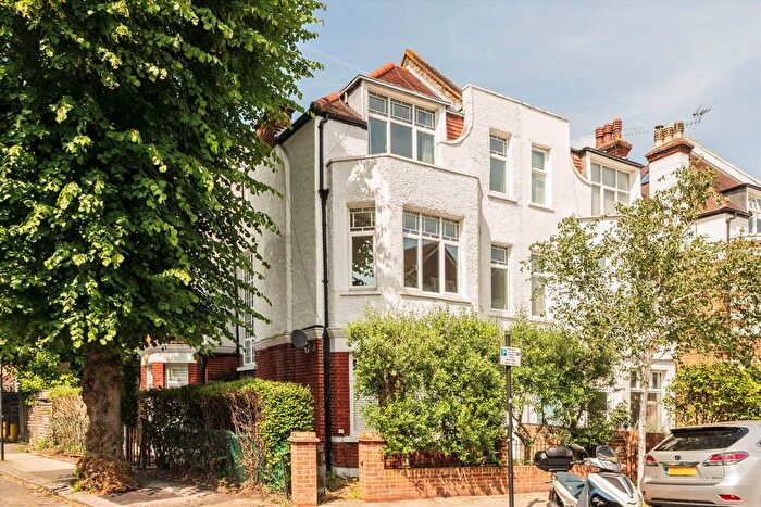 4 Bedroom Flat For Sale In Vaughan Avenue, Hammersmith, W6