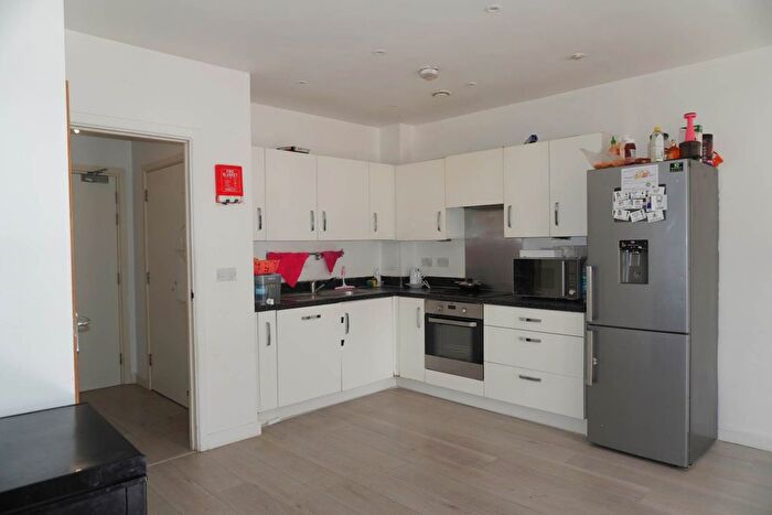 3 Bedroom Flat For Sale In Salisbury Road, Southall, UB2