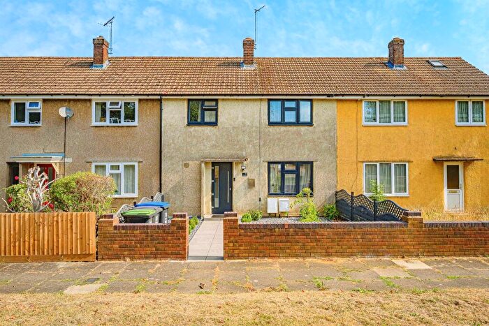 3 Bedroom Terraced House For Sale In Brickmakers Lane, Hemel Hempstead, HP3