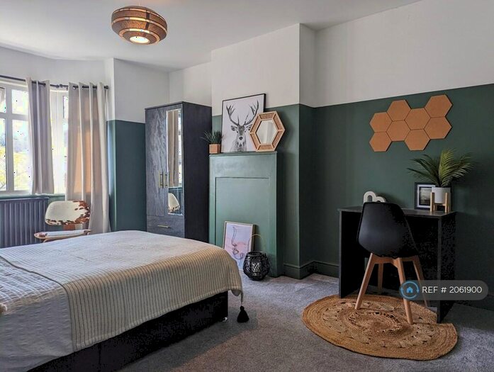 6 Bedroom Semi-Detached House To Rent In Riversley Road, Gloucester, GL2