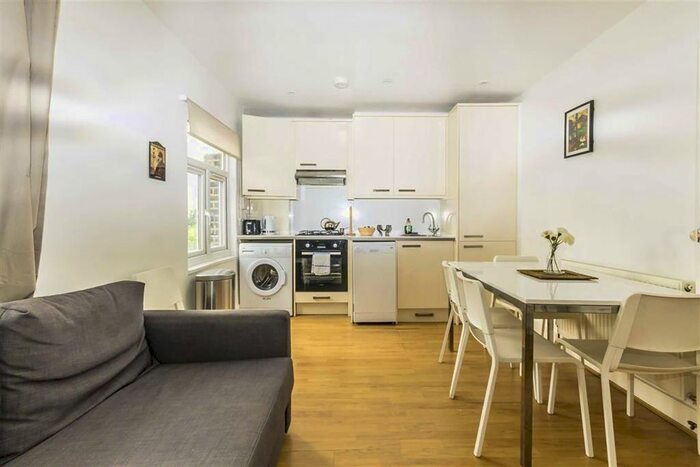 2 Bedroom Flat To Rent In Edgware Road, London, W2
