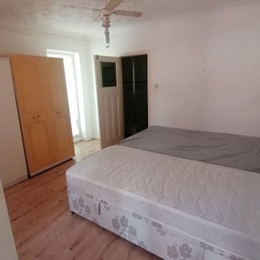 1 Bedroom Flat To Rent In Ivanhoe Road, Hounslow, TW4