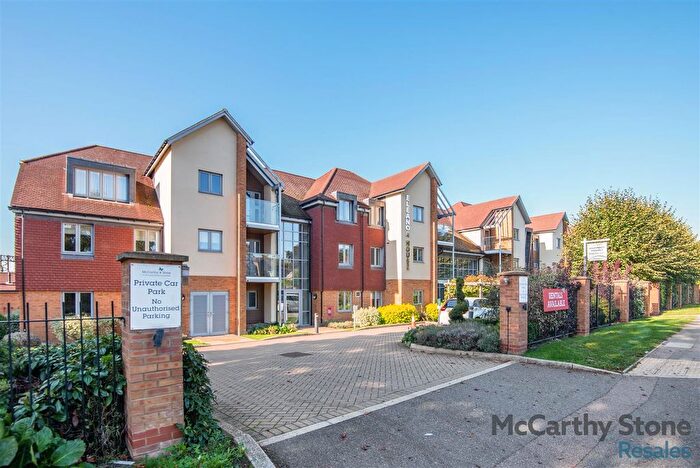2 Bedroom Flat For Sale In London Road, St. Albans, AL1