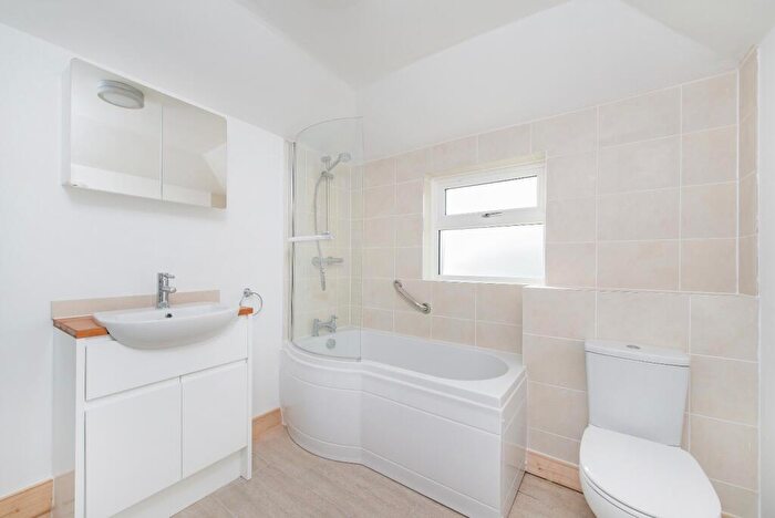 1 Bedroom Flat To Rent In Albyn Road, Deptford, London, SE8