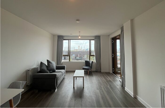 1 Bedroom Flat To Rent In Vista Heights, Bermondsey Heights, Ilderton Road, London, [Ref:GDhuhf], SE15