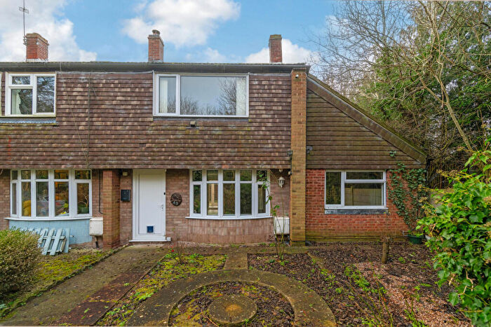 3 Bedroom End Of Terrace House For Sale In Handley Close, Ryton On Dunsmore, CV8