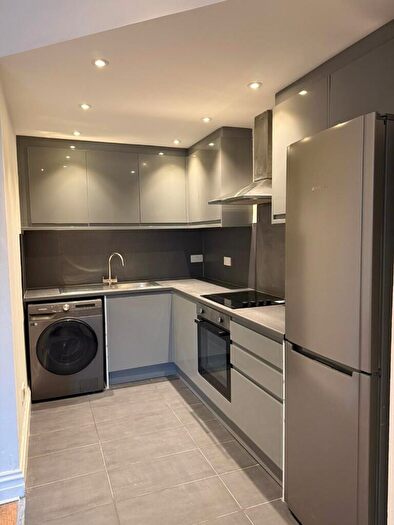 3 Bedroom Terraced House To Rent In Amble Grove, Newcastle Upon Tyne, NE2