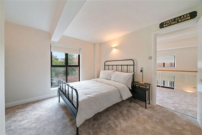 1 Bedroom Flat For Sale In Manor Gardens, London, N7