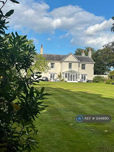 7 Bedroom Detached House To Rent In The Street, Norfolk, NR13