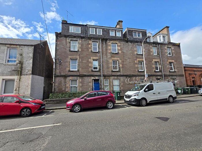 2 Bedroom Flat To Rent In Alexandra Street, Perth, PH2