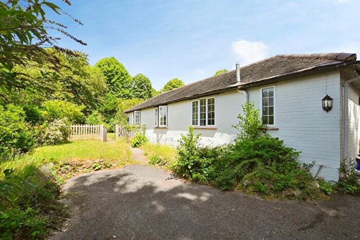 3 Bedroom Bungalow For Sale In Vanzell Road, Easebourne, Midhurst, West Sussex, GU29