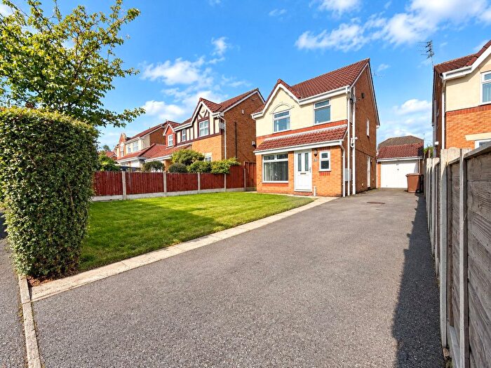 3 Bedroom Detached House For Sale In Gilwood Grove, Gladewood, Middleton, Manchester, M24
