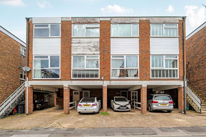 3 Bedroom Terraced House For Sale In Drummond Road, Guildford, GU1