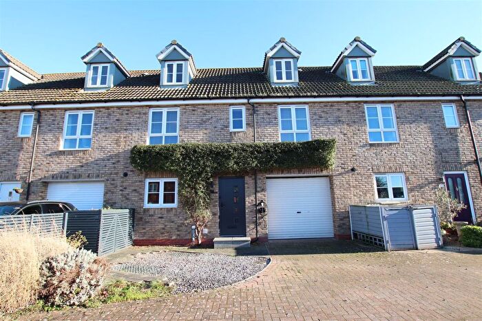 3 Bedroom Terraced House For Sale In Rhode Island Drive, The Rydons, Exeter, EX2