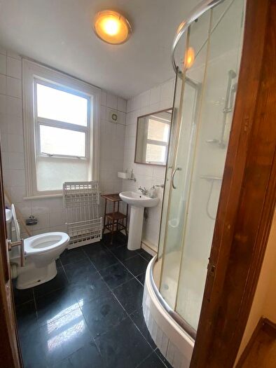 1 Bedroom Flat To Rent In Spacious Bedroom Flat To Let, Kilburn ., NW6