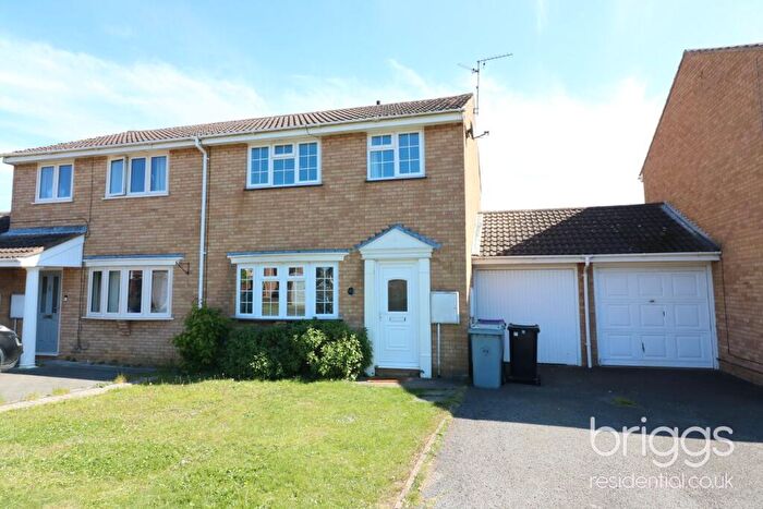 3 Bedroom Semi-Detached House For Sale In Burchnall Close, Deeping St James, Market Deeping, PE6