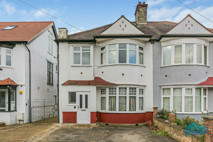 3 Bedroom Semi-Detached House To Rent In Woodberry Grove, North Finchley, London, N12