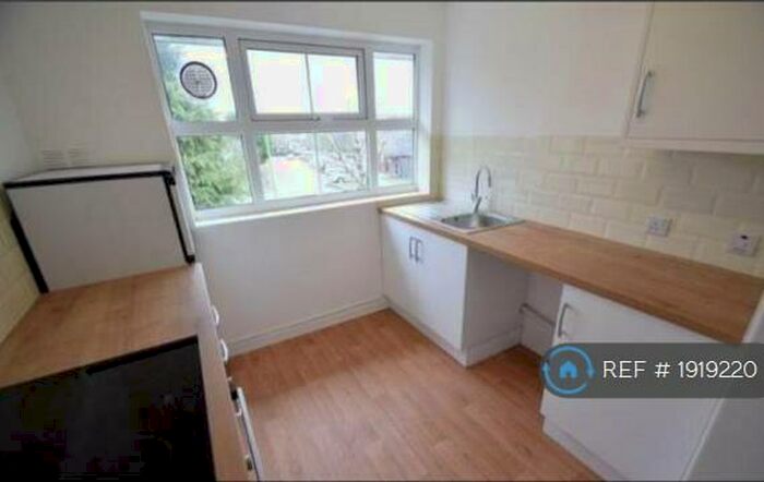 2 Bedroom Maisonette To Rent In Campania Grove, Luton, LU3