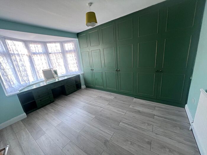 4 Bedroom Terraced House To Rent In Newbury Road, Ilford, IG2