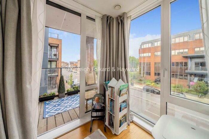 1 Bedroom Flat For Sale In High Road, North Finchley, N12