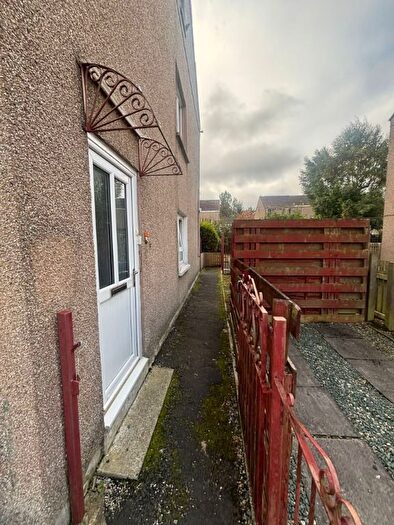 2 Bedroom Flat To Rent In Linburn Road, Glasgow, G52