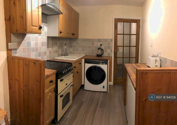 1 Bedroom Flat To Rent In Southcote Farm Lane, Reading, RG30