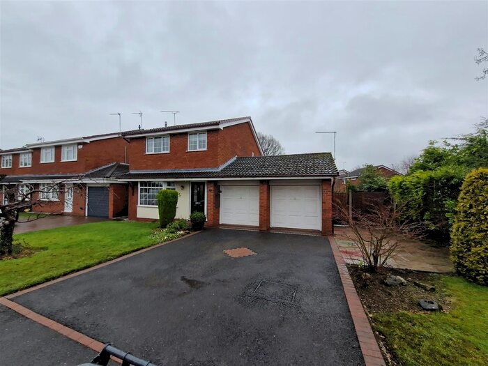 4 Bedroom Detached House To Rent In Stanier Close, Crewe, CW1