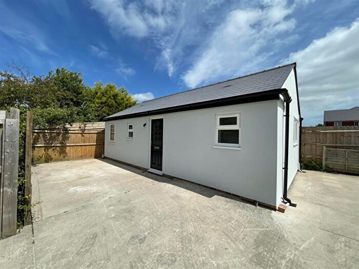 1 Bedroom Chalet To Rent In Marlborough Road, Wroughton, SN4