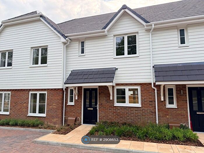3 Bedroom Terraced House To Rent In Albrighton Crescent, Tonbridge, TN12