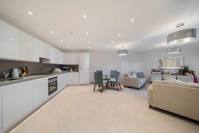 2 Bedroom Flat To Rent In Archway Road, London, N6